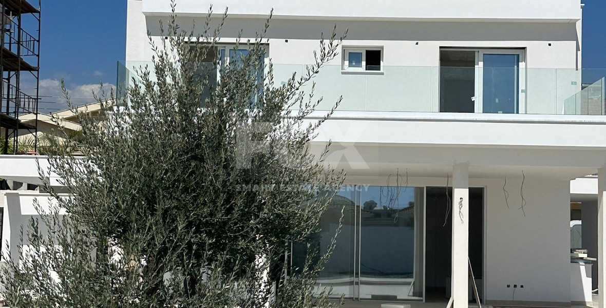 Unfurnished 5 bedrooms, 5 bathrooms detached house for rent in Germasogia, Limassol