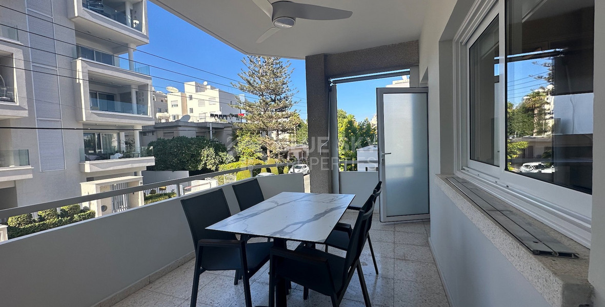 Furnished 3 bedroom in Neapoli walking distance to all anenities