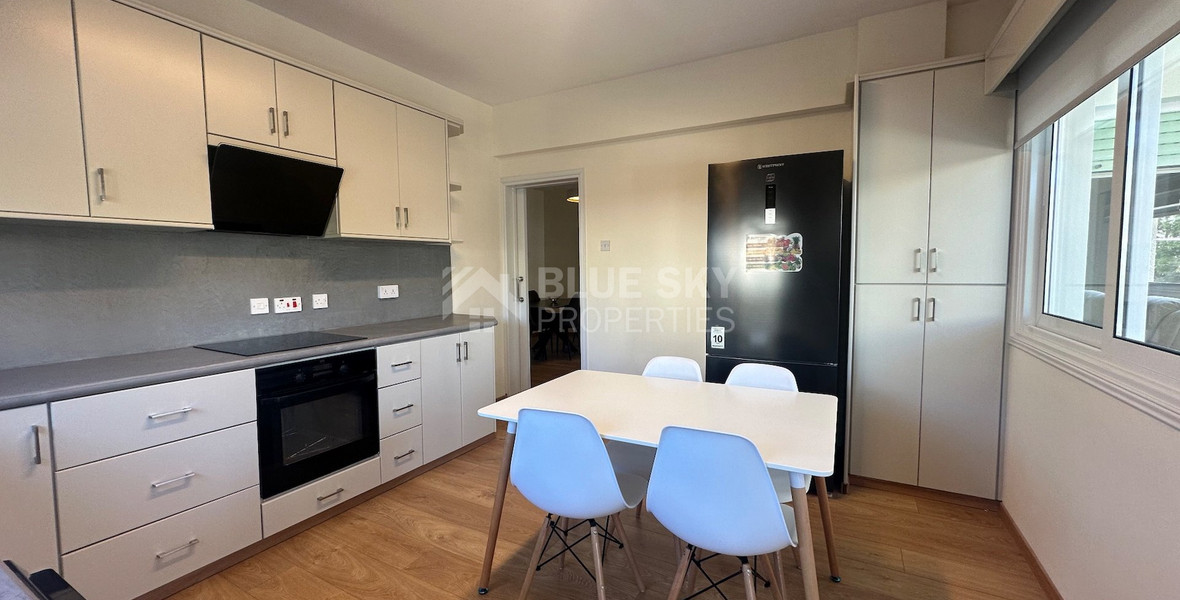 Furnished 3 bedroom in Neapoli walking distance to all anenities