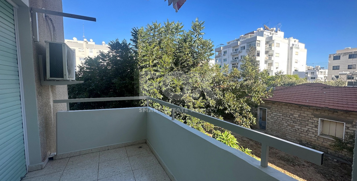 Furnished 3 bedroom in Neapoli walking distance to all anenities