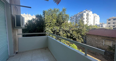 Furnished 3 bedroom in Neapoli walking distance to all anenities