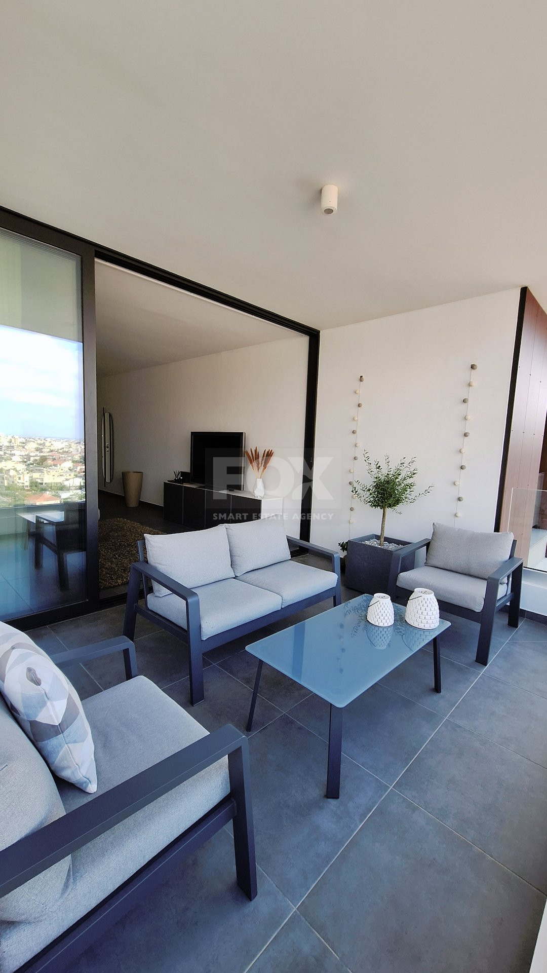 LUXURY PANORAMIC SEA VIEW 2 BEDROOM AND 2 BATHROOM APARTMENT WITH COMMUNAL OVERFLOW SWIMMING POOL.