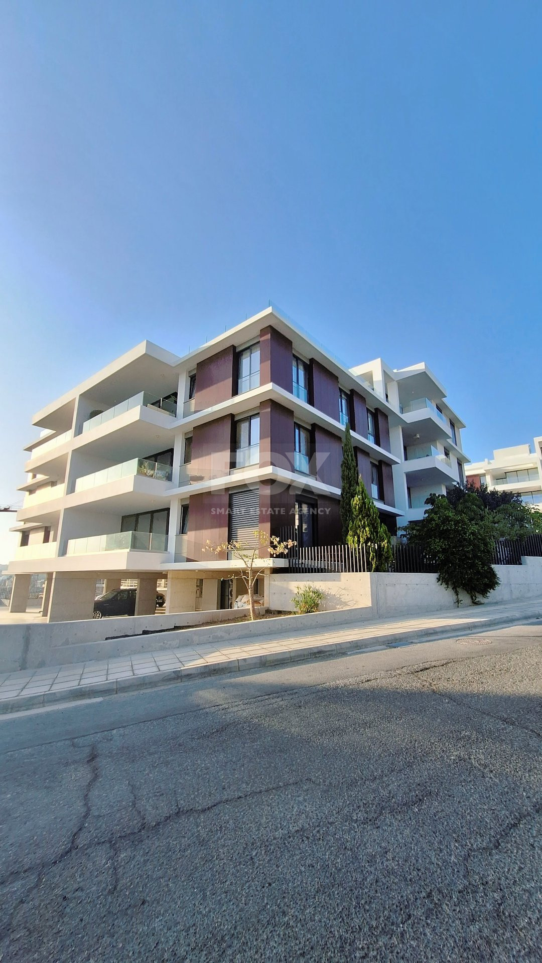 LUXURY PANORAMIC SEA VIEW 2 BEDROOM AND 2 BATHROOM APARTMENT WITH COMMUNAL OVERFLOW SWIMMING POOL.