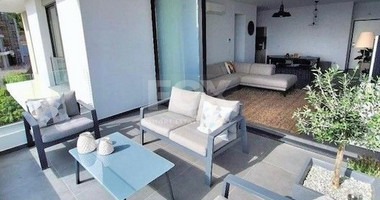 LUXURY PANORAMIC SEA VIEW 2 BEDROOM AND 2 BATHROOM APARTMENT WITH COMMUNAL OVERFLOW SWIMMING POOL.