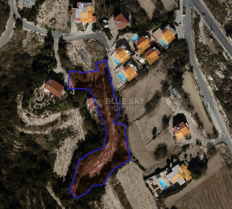 Residential land in Tsada