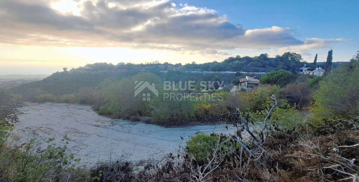 Residential land in Tsada