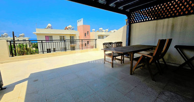 Stunning 2-Bedroom Top-Floor Apartment Close to the Beach in Kato Pafos