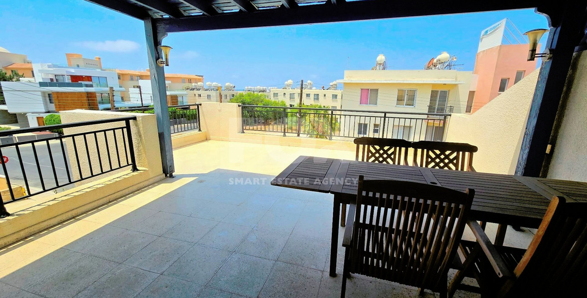 Stunning 2-Bedroom Top-Floor Apartment Close to the Beach in Kato Pafos