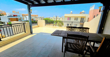 Stunning 2-Bedroom Top-Floor Apartment Close to the Beach in Kato Pafos