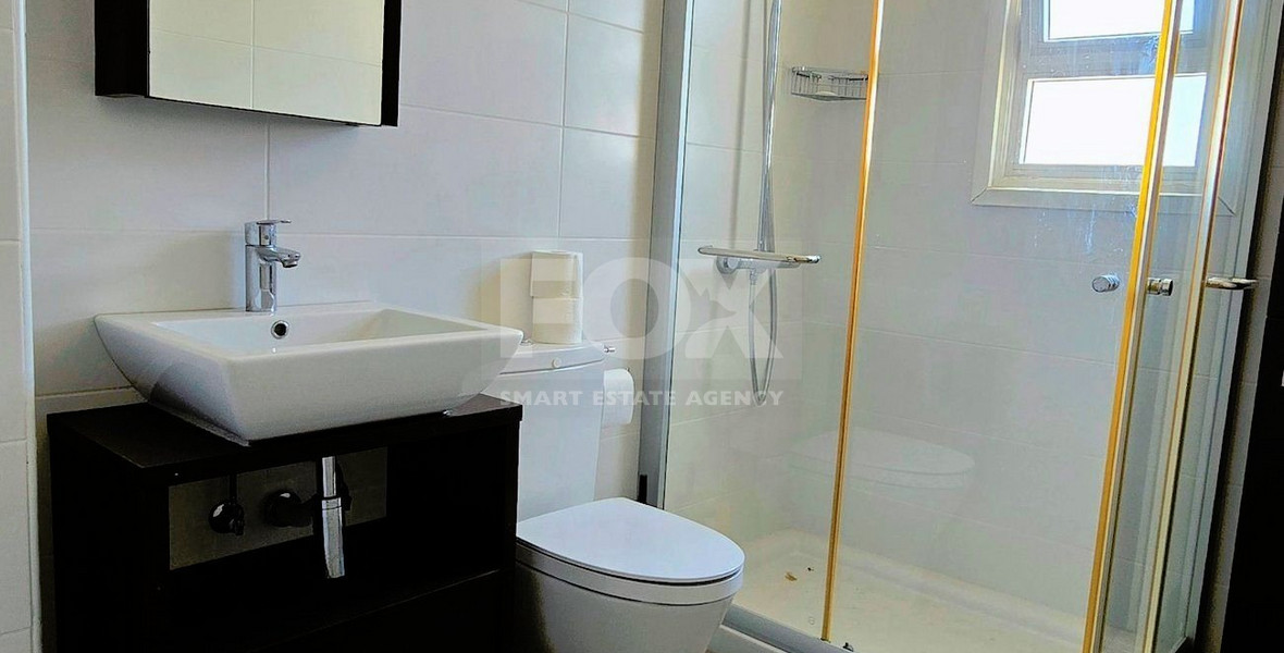 Stunning 2-Bedroom Top-Floor Apartment Close to the Beach in Kato Pafos