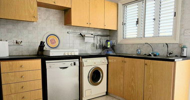 Stunning 2-Bedroom Top-Floor Apartment Close to the Beach in Kato Pafos