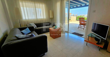 Stunning 2-Bedroom Top-Floor Apartment Close to the Beach in Kato Pafos