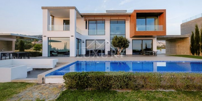 Stunning Modern Design Villa in Peyia Paphos.