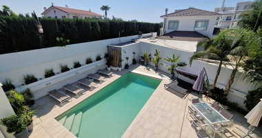 Luxurious five bedroom detached house with garden and swimming pool for sale in Agios athanasios