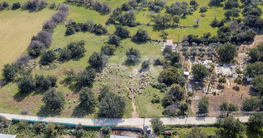 Land for sale in Anogyra village, Limassol