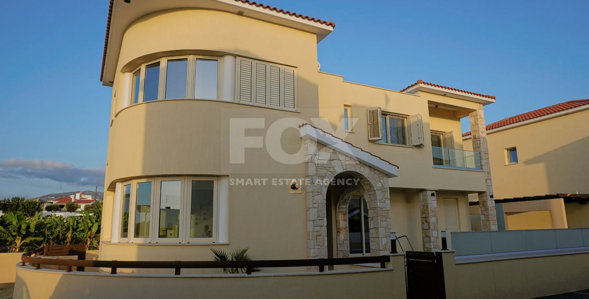 Luxury Three Bedroom Villa Just 400m from the Beach in Kissonerga, Paphos