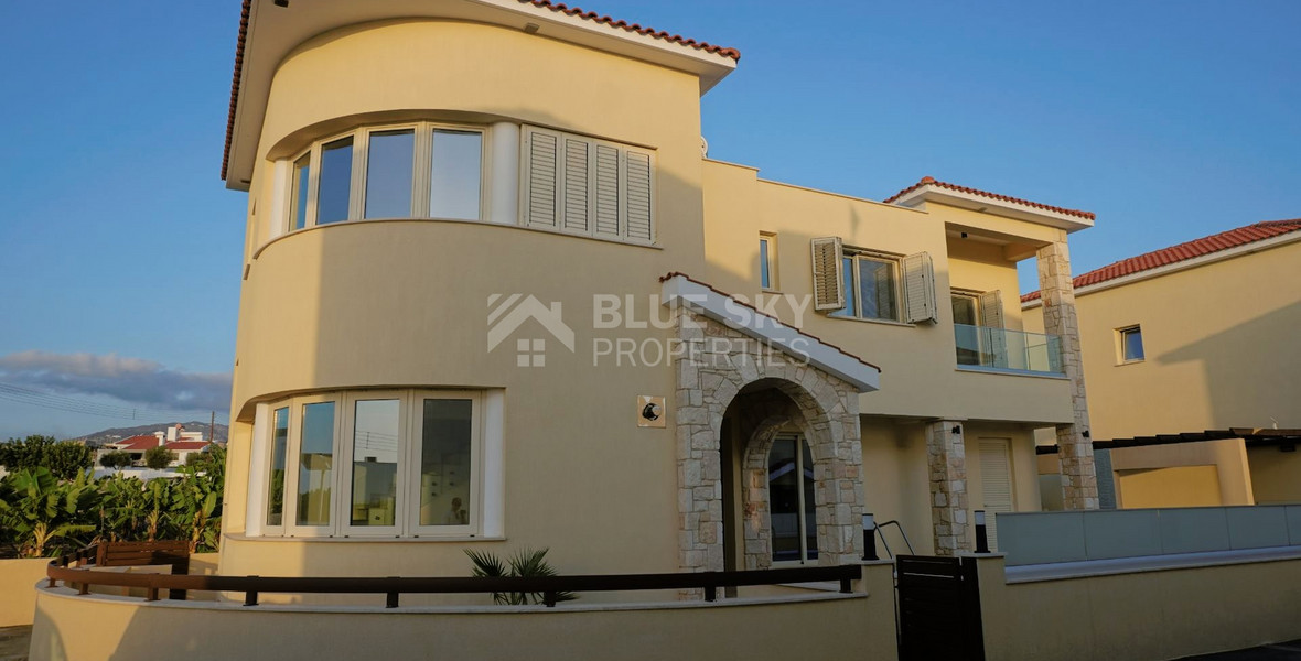 Luxury Three Bedroom Villa Just 400m from the Beach in Kissonerga, Paphos