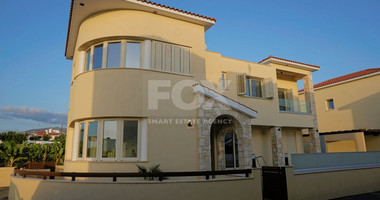 Luxury Three Bedroom Villa Just 400m from the Beach in Kissonerga, Paphos