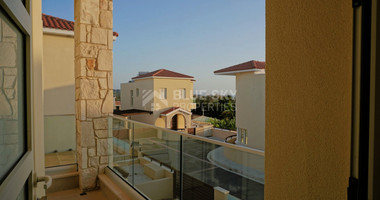 Luxury Three Bedroom Villa Just 400m from the Beach in Kissonerga, Paphos