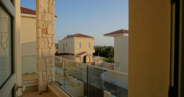 Luxury Three Bedroom Villa Just 400m from the Beach in Kissonerga, Paphos