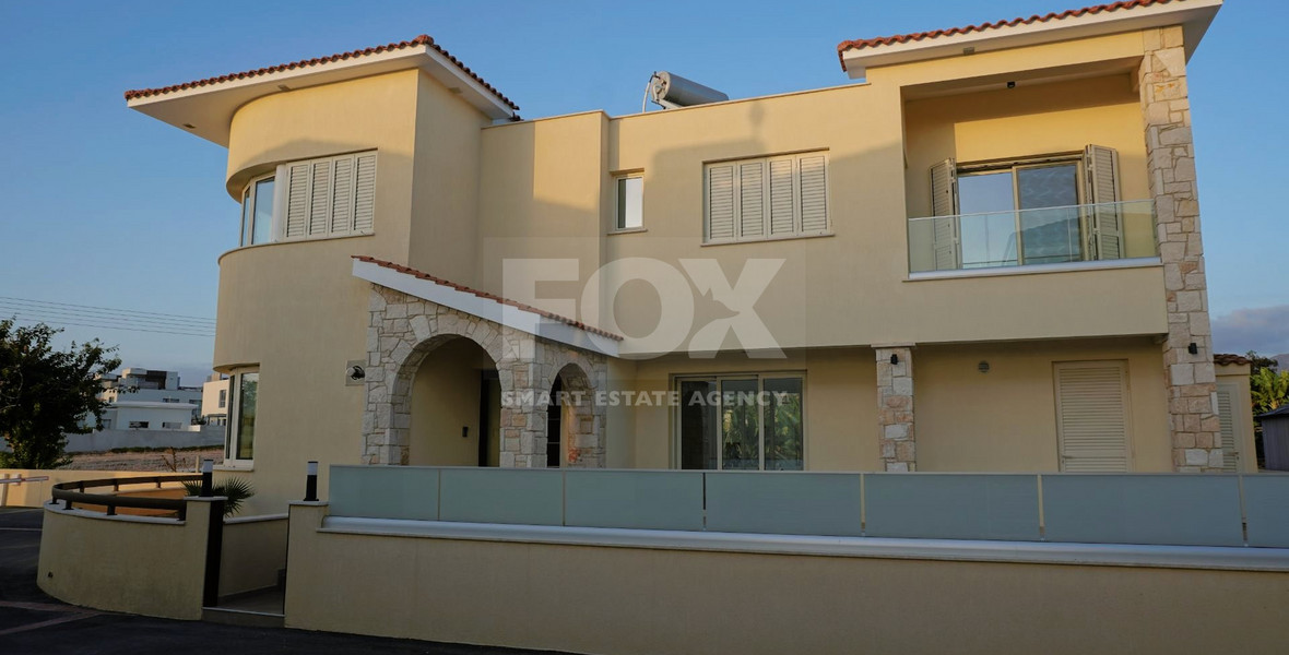 Luxury Three Bedroom Villa Just 400m from the Beach in Kissonerga, Paphos