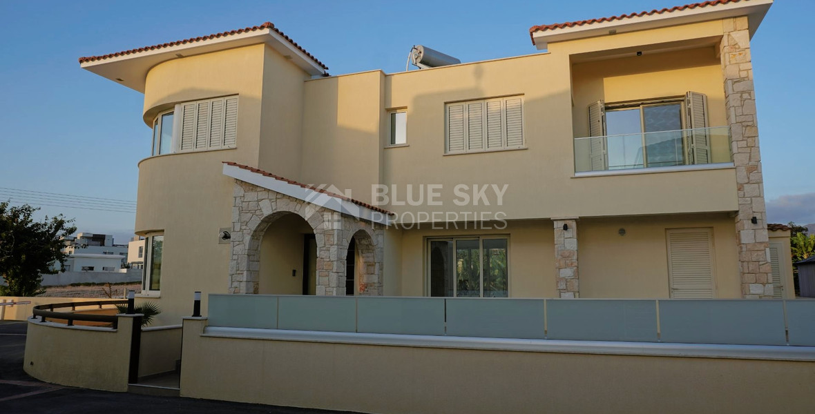 Luxury Three Bedroom Villa Just 400m from the Beach in Kissonerga, Paphos