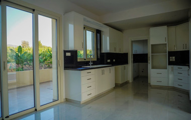 Luxury Three Bedroom Villa Just 400m from the Beach in Kissonerga, Paphos