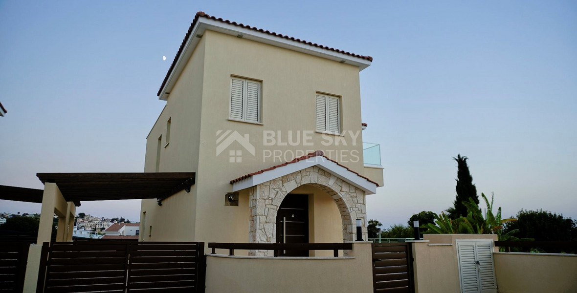 Luxury Three Bedroom Villa Just 400m from the Beach in Kissonerga, Paphos