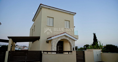 Luxury Three Bedroom Villa Just 400m from the Beach in Kissonerga, Paphos