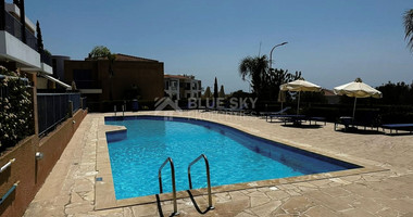 Three bedroom apartment in Peyia, Paphos