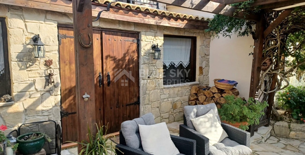 Charming three-Bedroom Stone Bungalow in Koili, Paphos