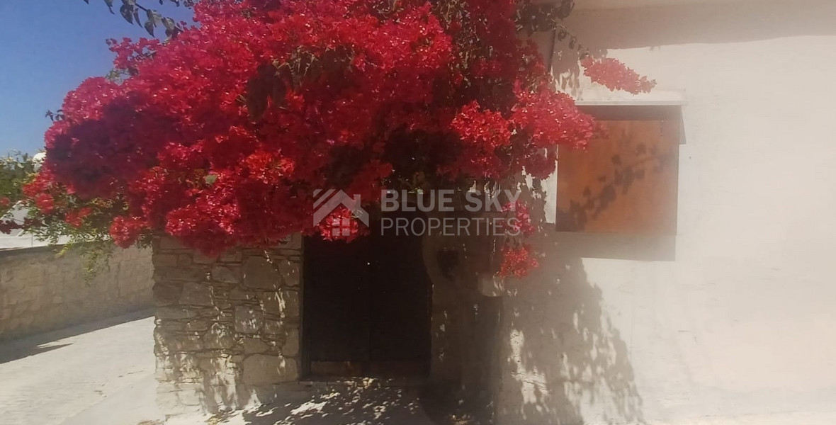 Charming three-Bedroom Stone Bungalow in Koili, Paphos