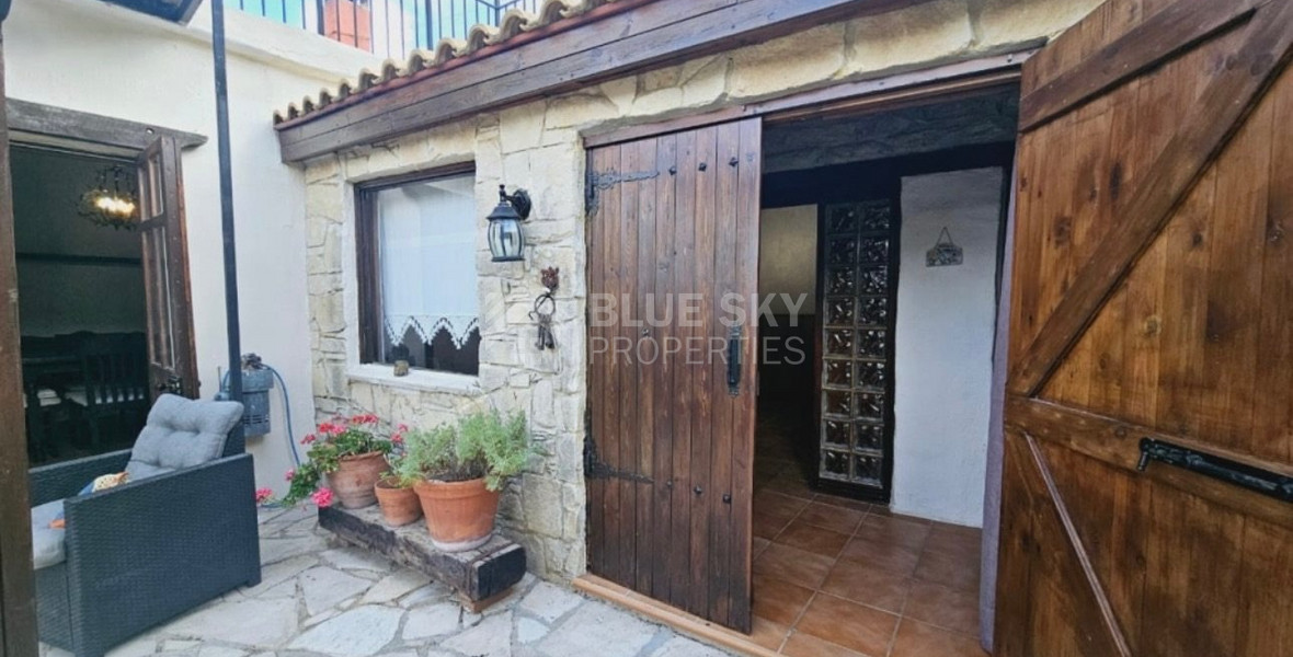 Charming three-Bedroom Stone Bungalow in Koili, Paphos