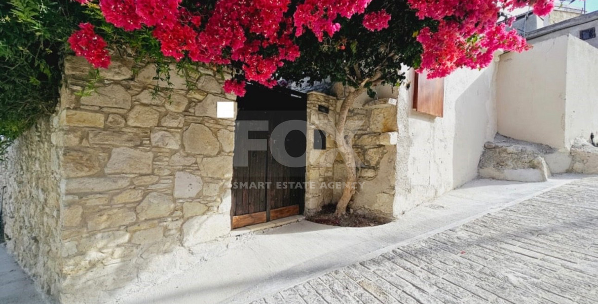 Charming three-Bedroom Stone Bungalow in Koili, Paphos