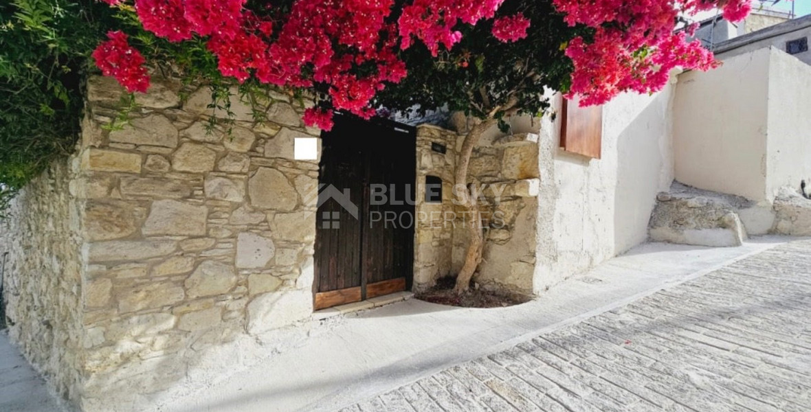 Charming three-Bedroom Stone Bungalow in Koili, Paphos