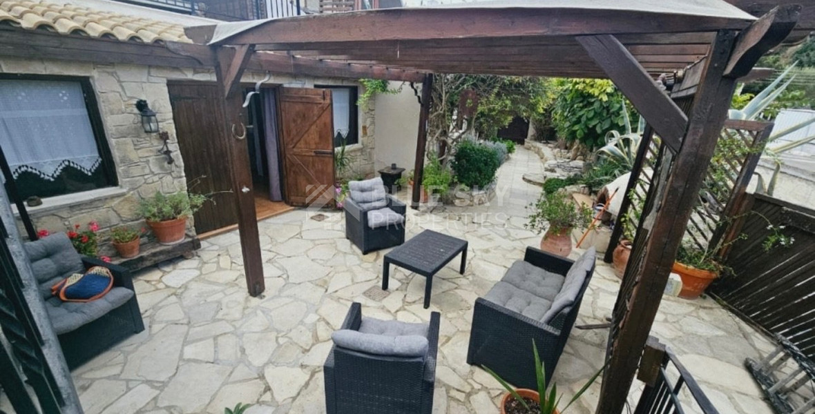 Charming three-Bedroom Stone Bungalow in Koili, Paphos