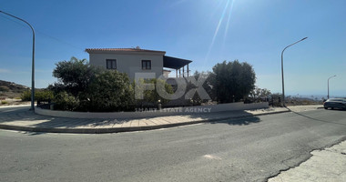 A Panoramic Four Bedroom Villa In Armou