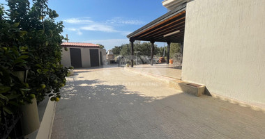 A Panoramic Four Bedroom Villa In Armou