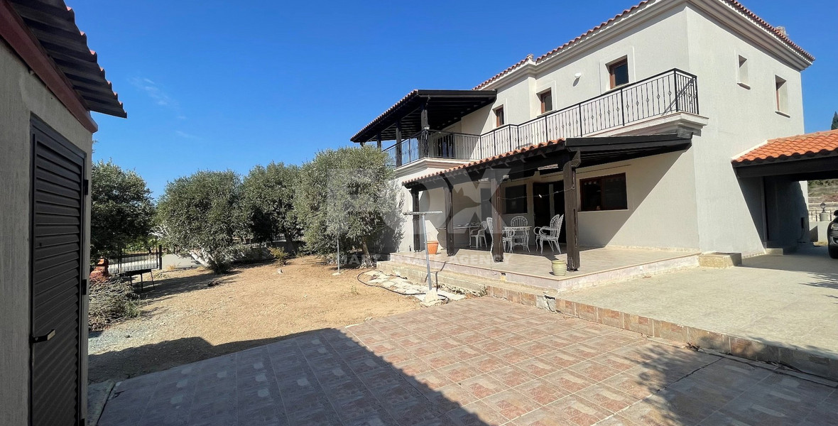 A Panoramic Four Bedroom Villa In Armou