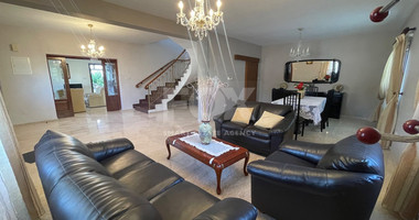 A Panoramic Four Bedroom Villa In Armou