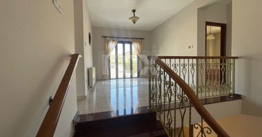 A Panoramic Four Bedroom Villa In Armou