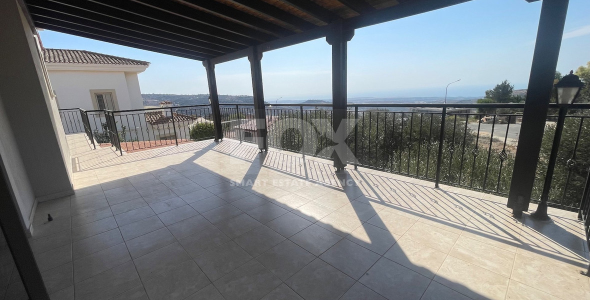 A Panoramic Four Bedroom Villa In Armou