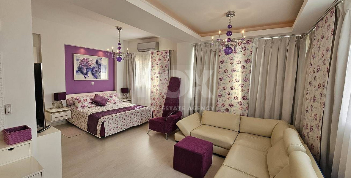 FOR RENT LARGE THREE-BEDROOM PENTHOUSE IN GERMASOGIA TOURIST AREA, JUST 50 METERS FROM THE BEACH