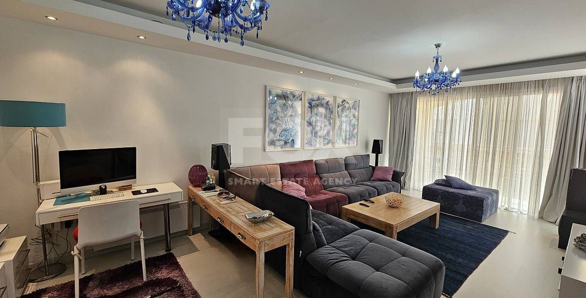 FOR RENT LARGE THREE-BEDROOM PENTHOUSE IN GERMASOGIA TOURIST AREA, JUST 50 METERS FROM THE BEACH