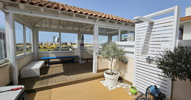FOR RENT LARGE THREE-BEDROOM PENTHOUSE IN GERMASOGIA TOURIST AREA, JUST 50 METERS FROM THE BEACH