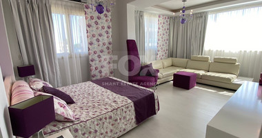 Luxurious fully furnished three bedroom penthouse for rent in Germasogeia Tourist Area