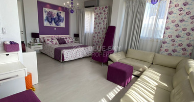 Luxurious fully furnished three bedroom penthouse for rent in Germasogeia Tourist Area