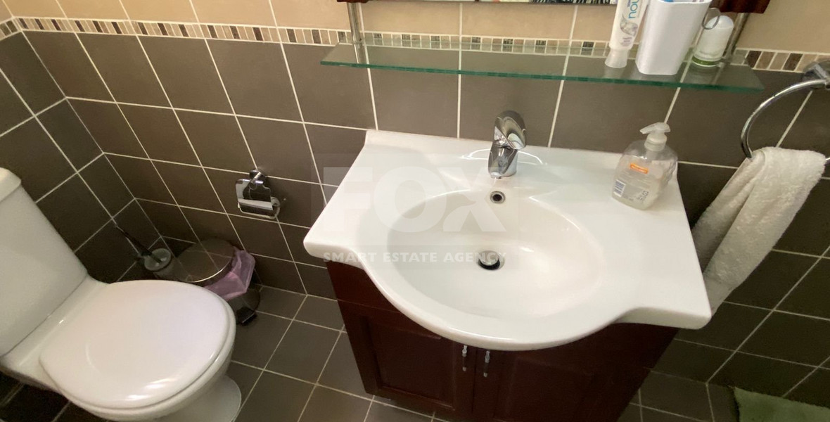 FOR RENT LARGE THREE-BEDROOM PENTHOUSE IN GERMASOGIA TOURIST AREA, JUST 50 METERS FROM THE BEACH