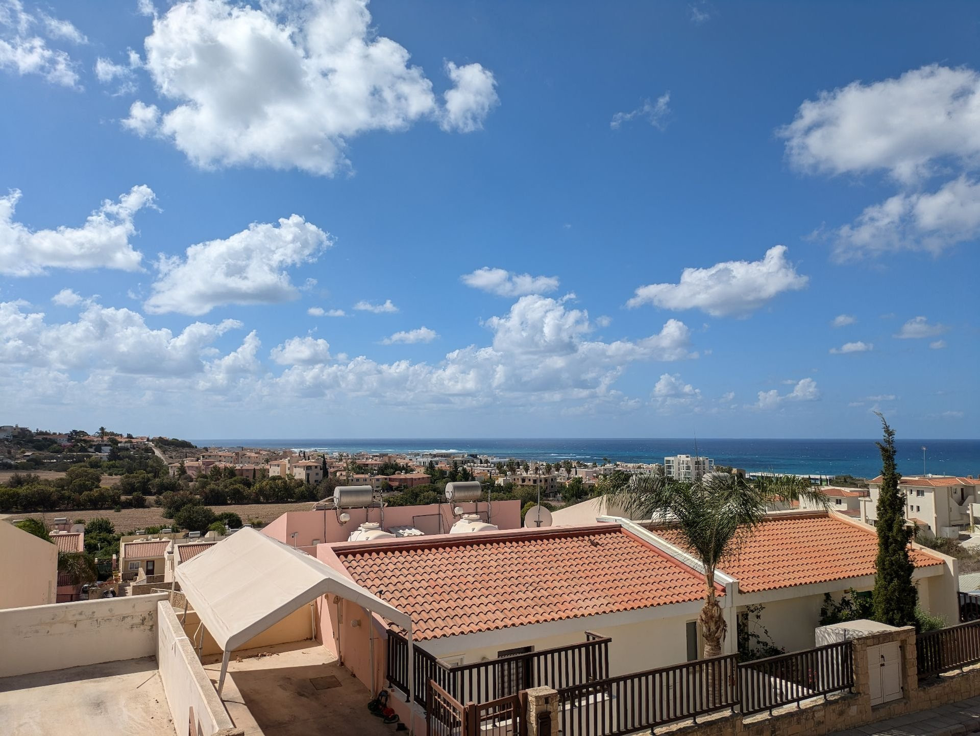 Mieszkanie 4 pokoi 215 m² Chloraka, Cypr