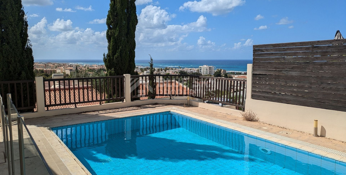 Stunning Four bedroom detached Villa with private swimming pool and unobstructed sea views located in Chloraka, Paphos